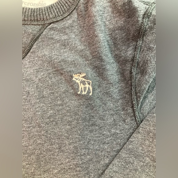 Vintage Abercrombie and Fitch Gray Muscle Sweater, men’s size Medium - Picture 3 of 7